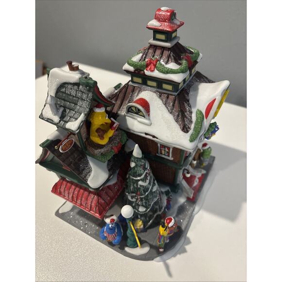 Dept 56 North Pole Series Sesame Street At The North Pole - Picture 12 of 16